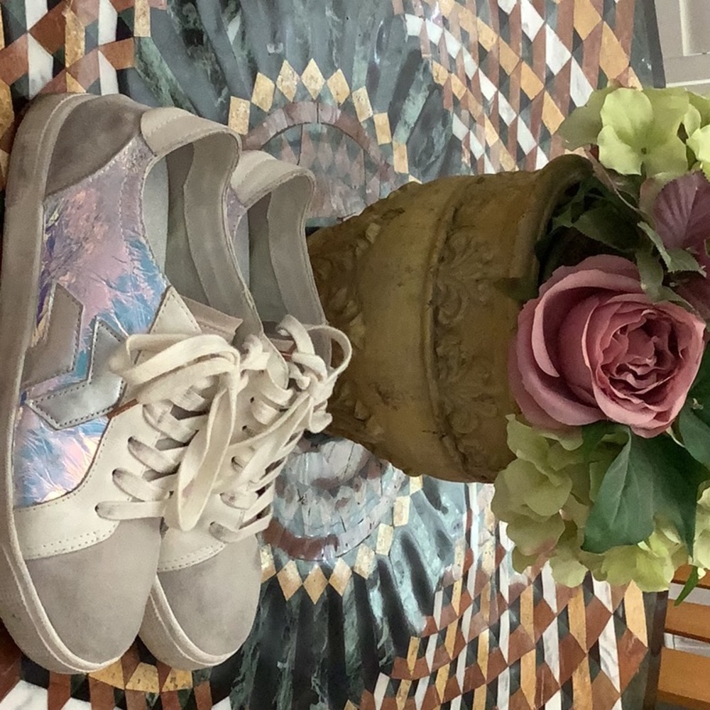 Golden Goose INSPIRED, Very cute designer tennis shoes in EUC